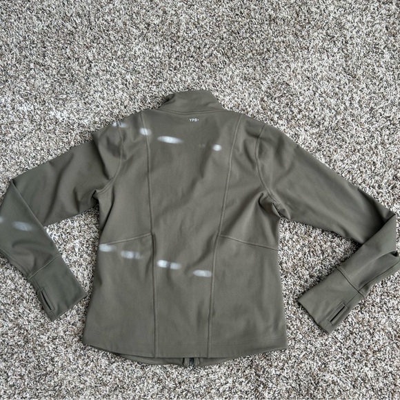 Flare Leggings and Defined Zip Up Set - Picture 6 of 10